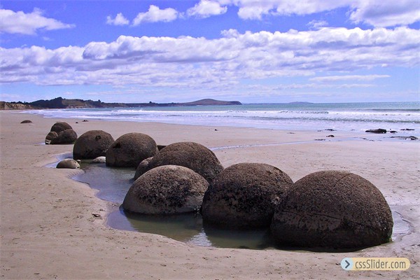 moeraki_boulders